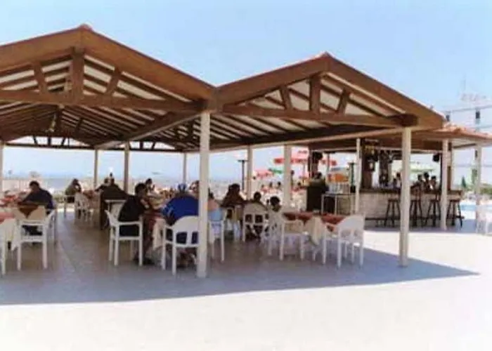 Tofinis Hotel 4*