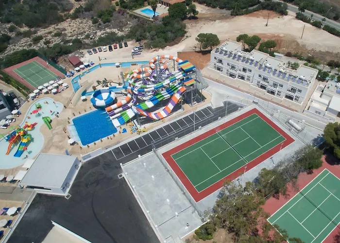 Hotel Tofinis 4*