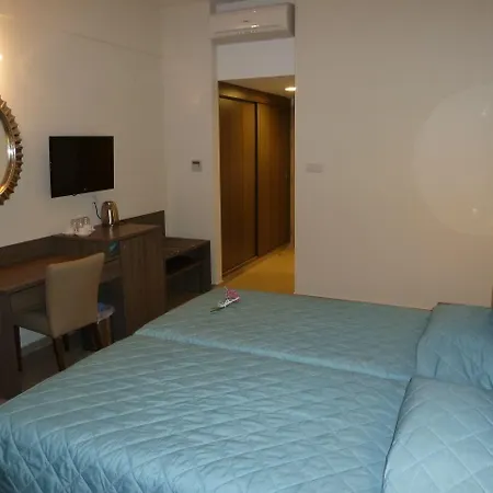 Tofinis 4* 아이아 나파