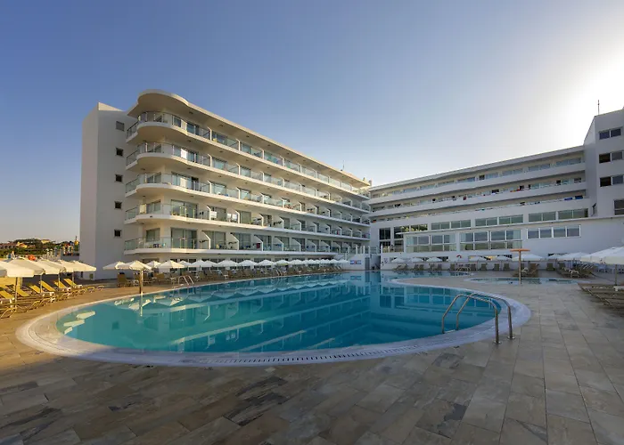 Tofinis Hotell Ayia Napa