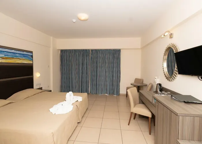 Tofinis 4* Agia Napa