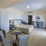 Tofinis Hotel
