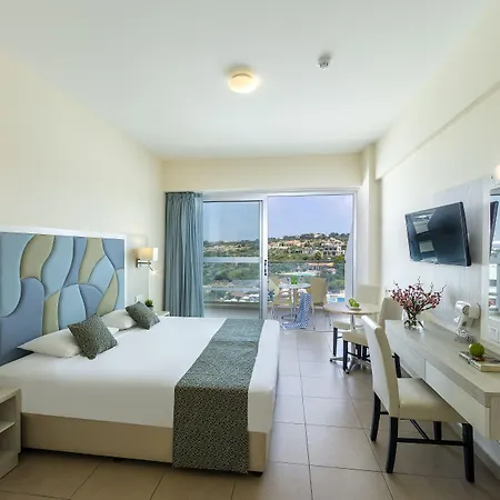 Tofinis Hotel 4*