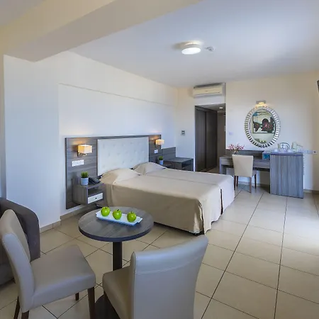 Tofinis Hotell