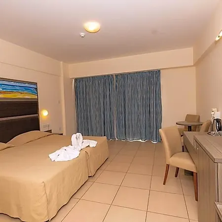 Tofinis Hotel