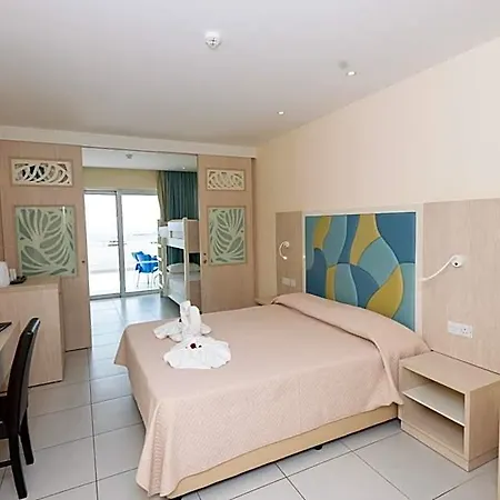 Tofinis Hotel