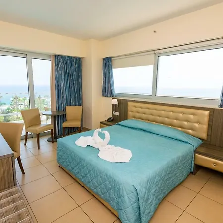 Hotel Tofinis 4*