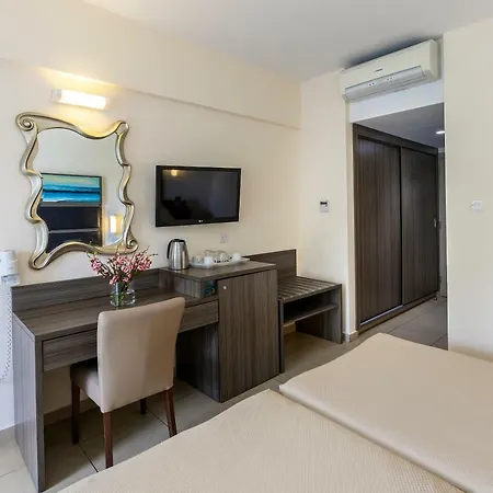 Hotel Tofinis 4*